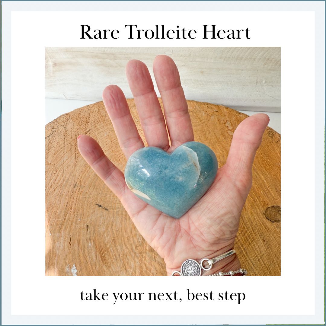 TROLLEITE Heart Palm Stone