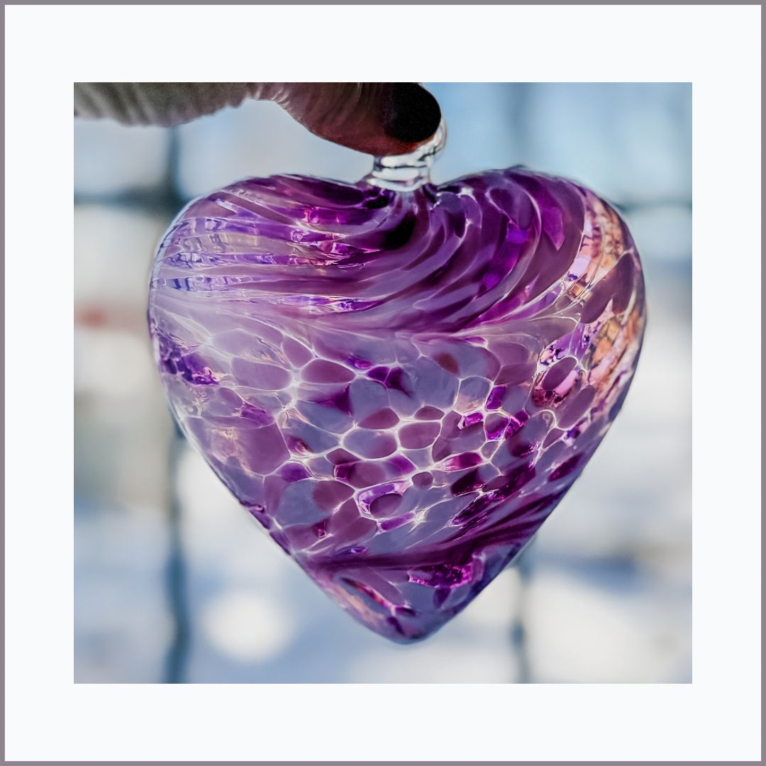 GLASS FRIENDSHIP HEART Hyacinth Purple