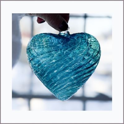 GLASS FRIENDSHIP HEART Aquamarine Irididescent