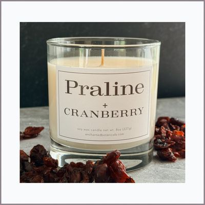 PRALINE + CRANBERRY Scented Candle PRALINE + CRANBERRY Scented Candle