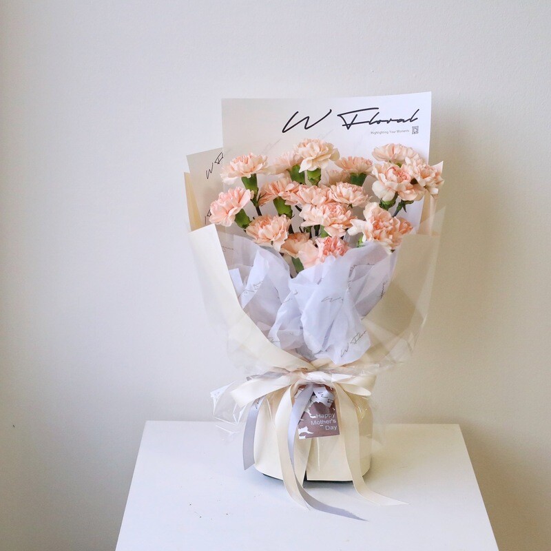 Peach Carnation Select Bouquet