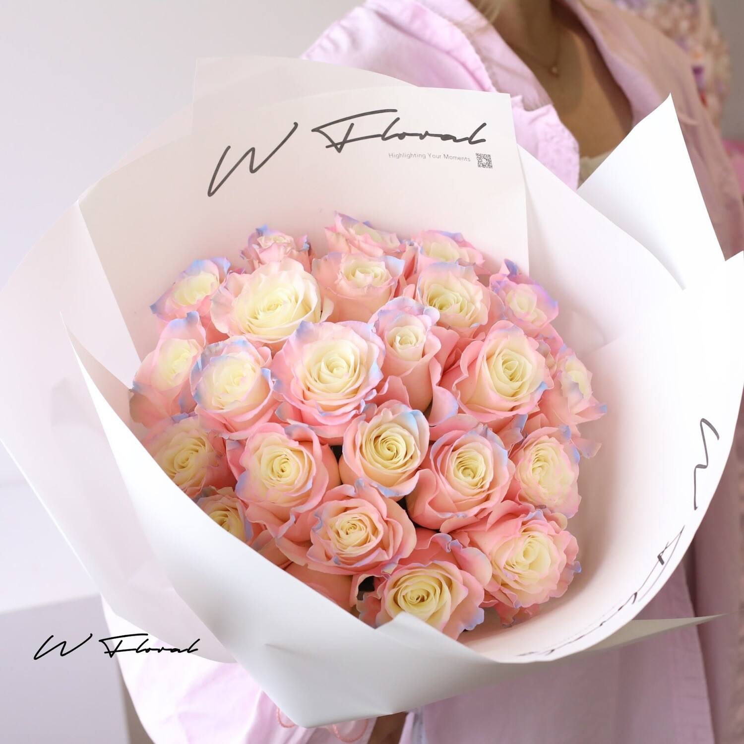 24/36 Signature Round Bouquet Aurora Rose *Available On Aug 29