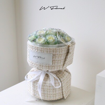 Tweed &amp; Pearl StellaLou Rose Round Bouquet *Available On Aug 29