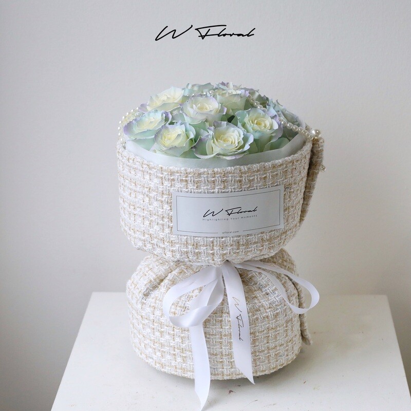 Tweed &amp; Pearl StellaLou Rose Round Bouquet *Available On Aug 29