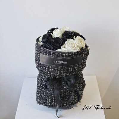 Chanel Pearl Black and White Rose Round Bouquet