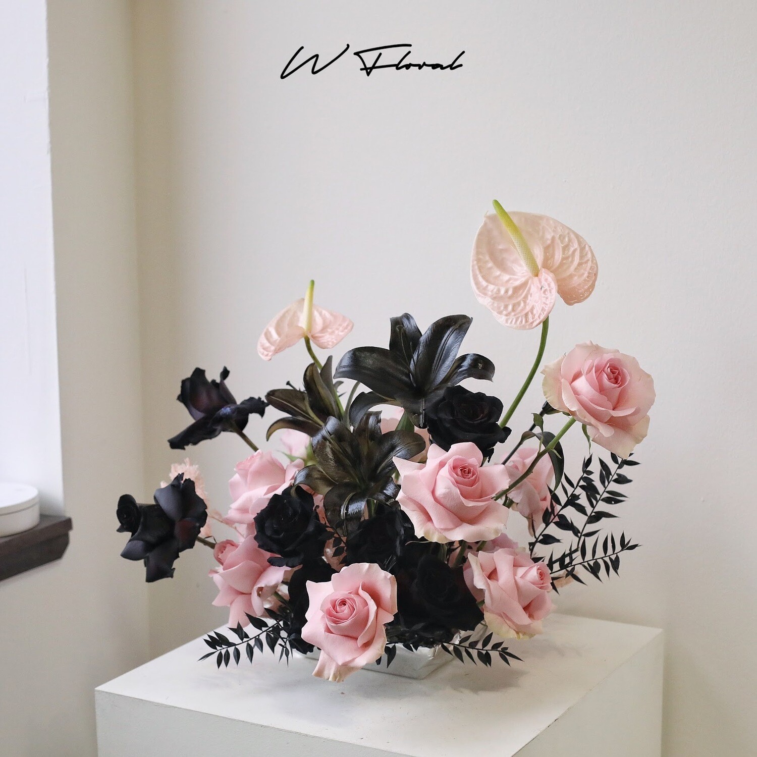 Garden Look Black and Pink Vaseless Centrepiece Arrangement