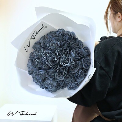 24/36 Signature Round Bouquet Grey Rose - Valentine's Day 2023