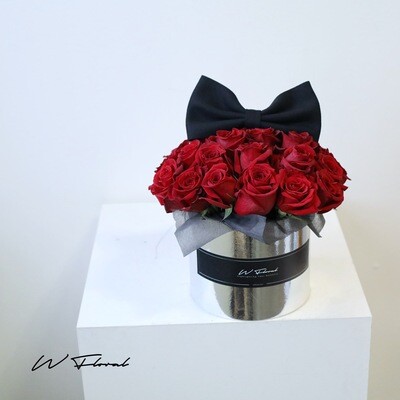 Minnie Miss Hug Red Rose - Valentine's Day 2023
