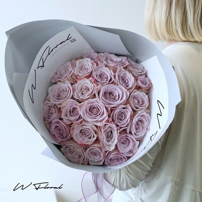 24/36 Signature Round Bouquet Lavender Rose - Valentine's Day 2023