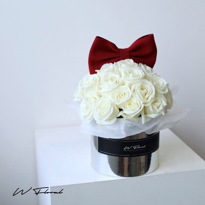 Minnie Miss Hug White Rose - Valentine's Day 2023