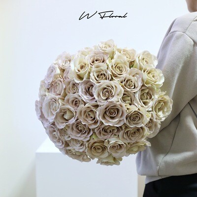 52/99 Classic Round Bouquet Vintage Rose - Valentine's Day 2023