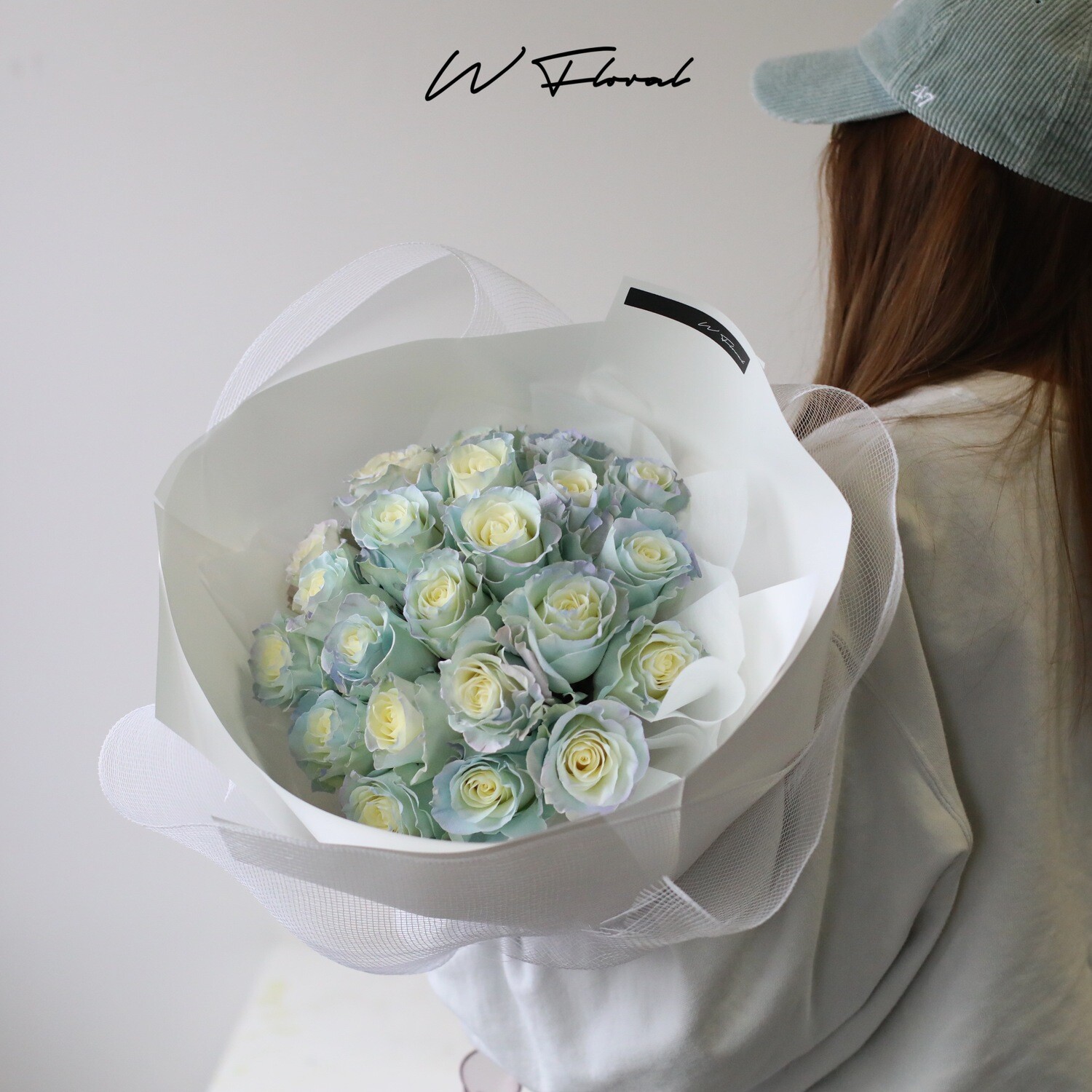 24/36 Signature Round Bouquet Stellalou Rose