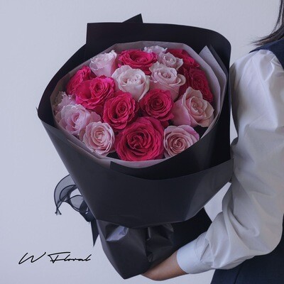 19 Signature Round Bouquet Fuchsia Pink Rose