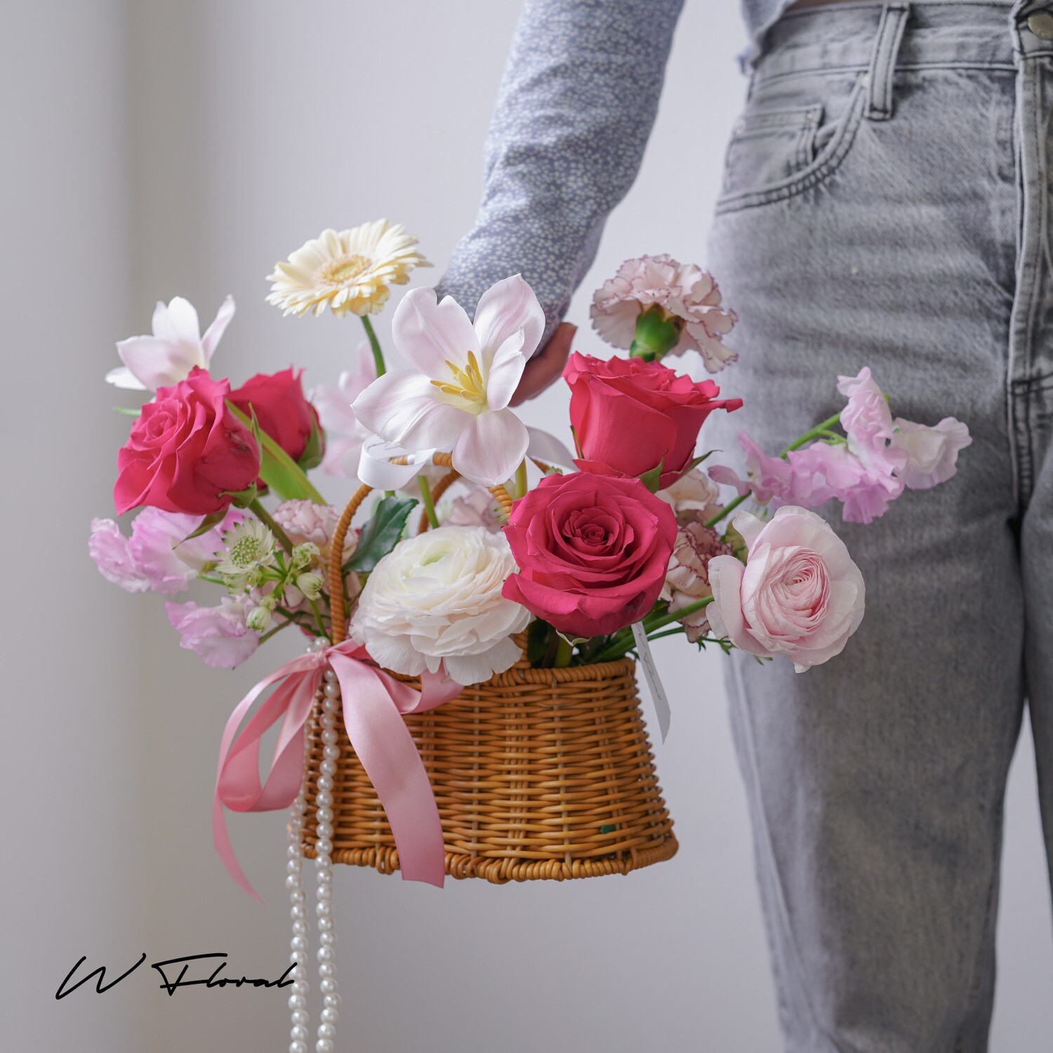 Blooming Pearl Basket