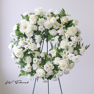 Tribute White Premium Wreath