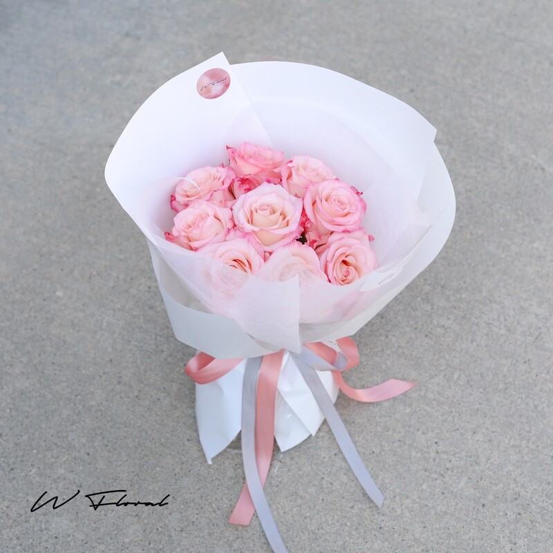 9/15 Rhoslyn Rose Round Bouquet
