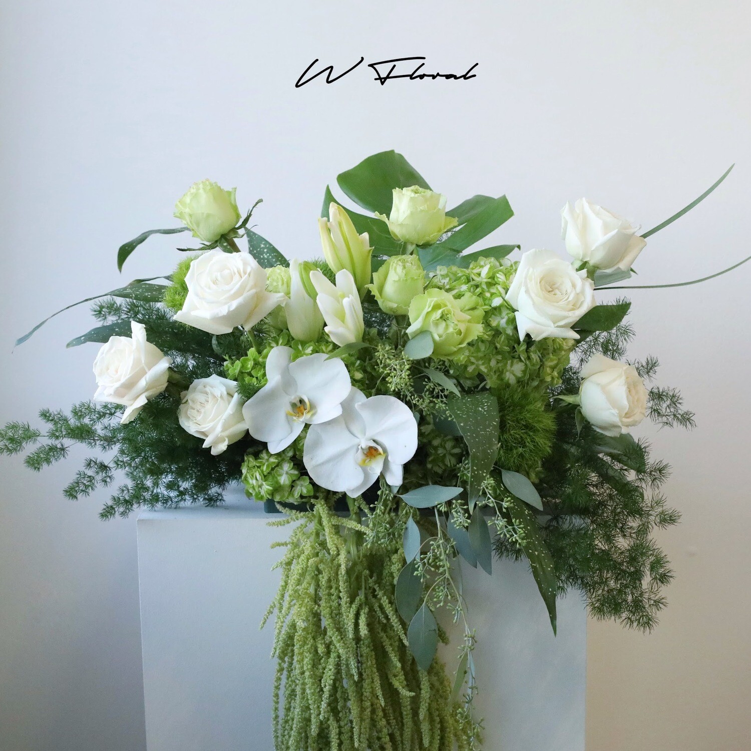 Grand Podium Arrangement - Green and White (Customizable)