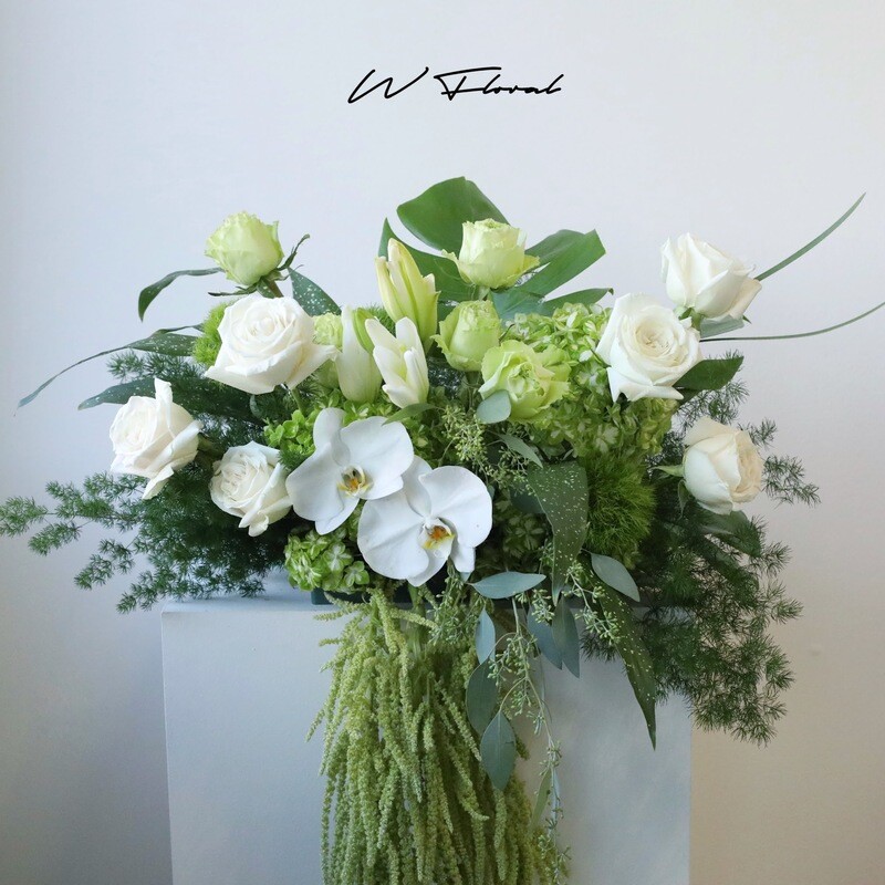 Grand Podium Arrangement - Green and White (Customizable)