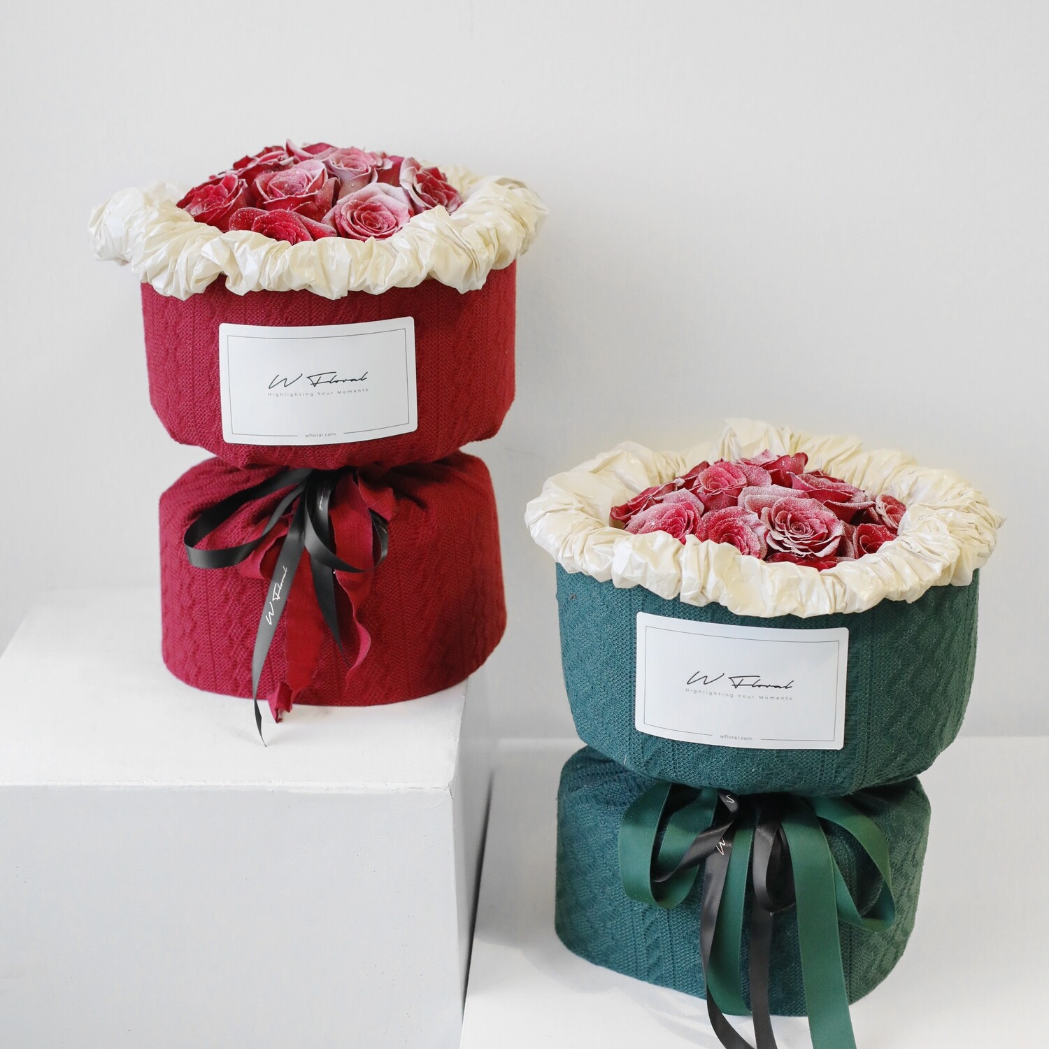 Christmas Cable Knit Snowy Red Rose Round Bouquet