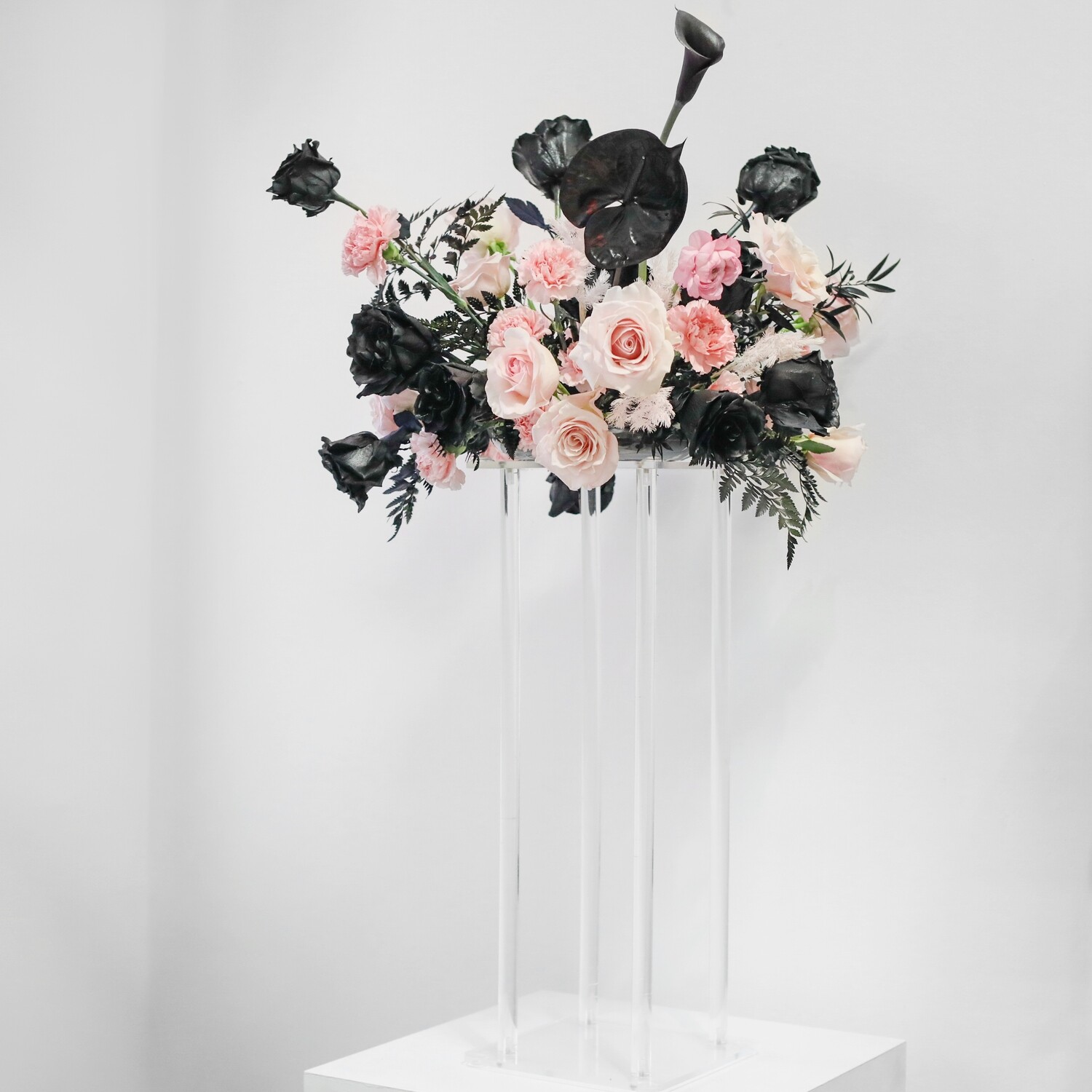 Tall Acrylic Centrepiece (with $100 stand deposit)