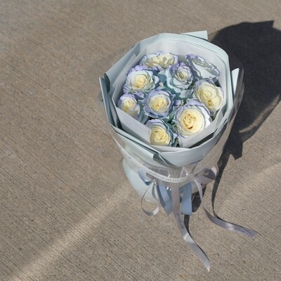 9/15 StellaLou Rose Round Bouquet