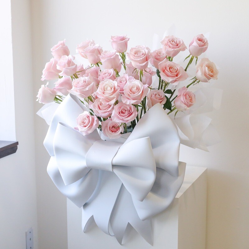 W New Rosette Bow Rose Hug - Pink