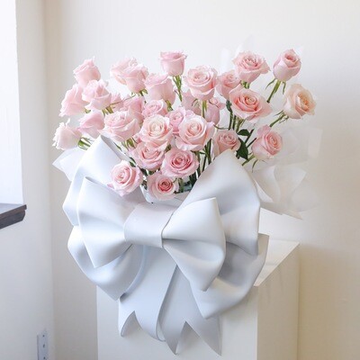 W New Rosette Bow Rose Hug - Pink