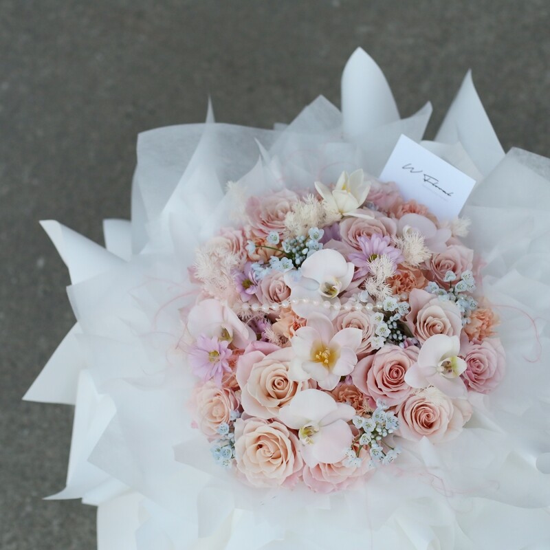 Giselle Princess Mixed Round Pink Bouquet