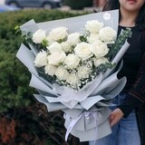 19 White Rose Bouquet