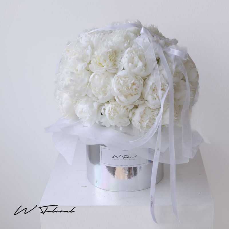 White Peony Peonies Hug Luxe