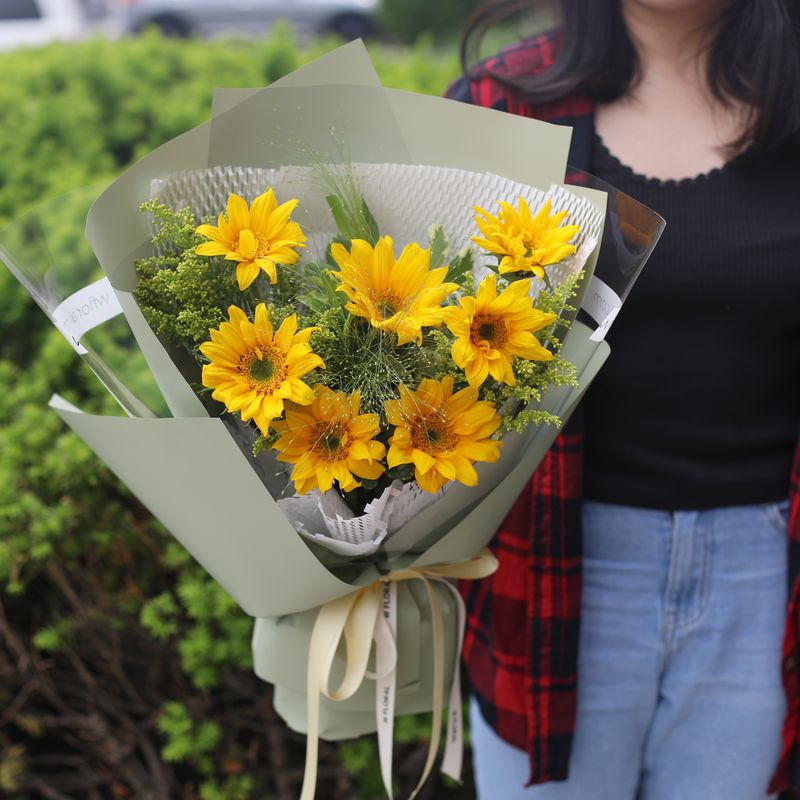 Graduation Mini Sunflower Bouquet