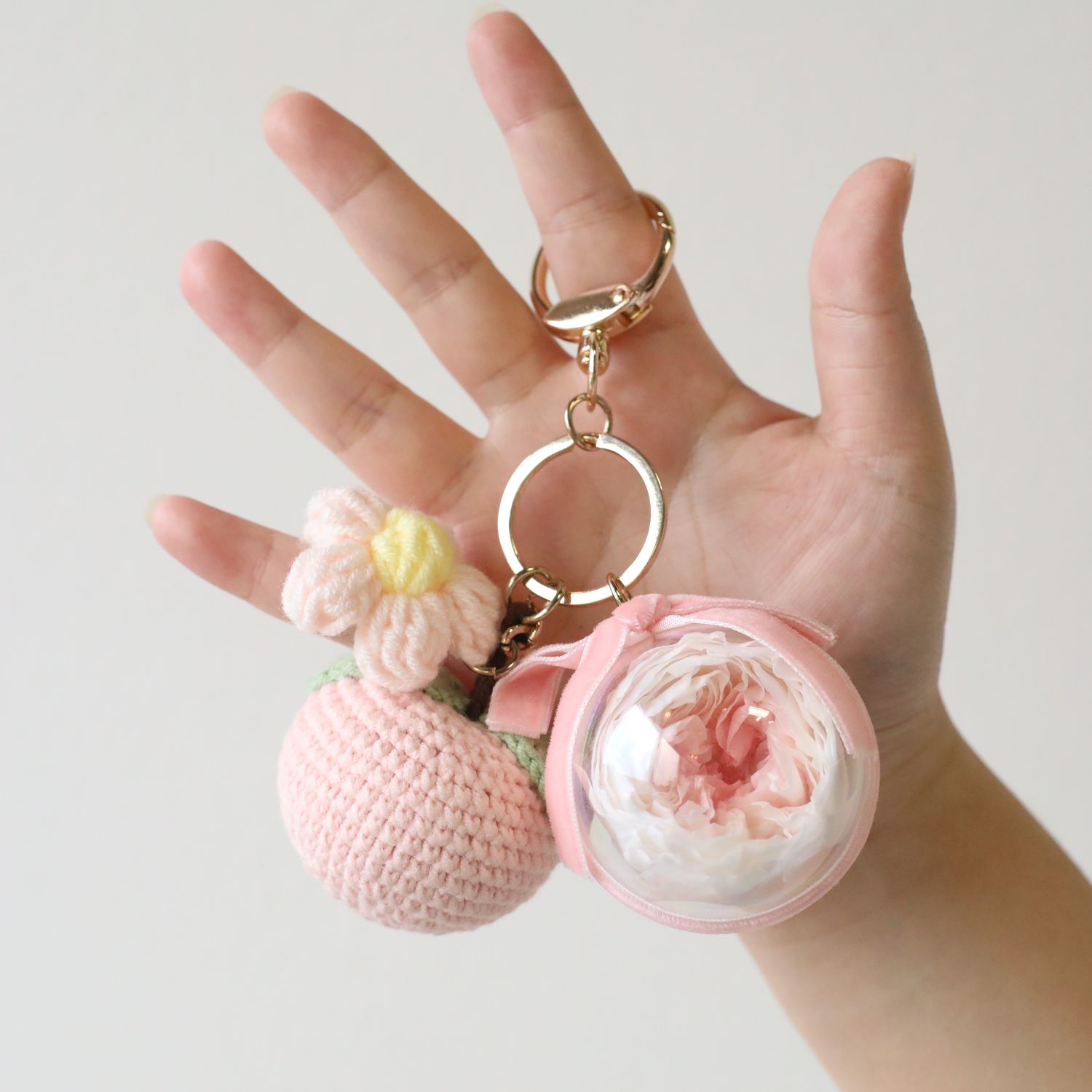 W Preserved Rose Peachy Peach Keychain
