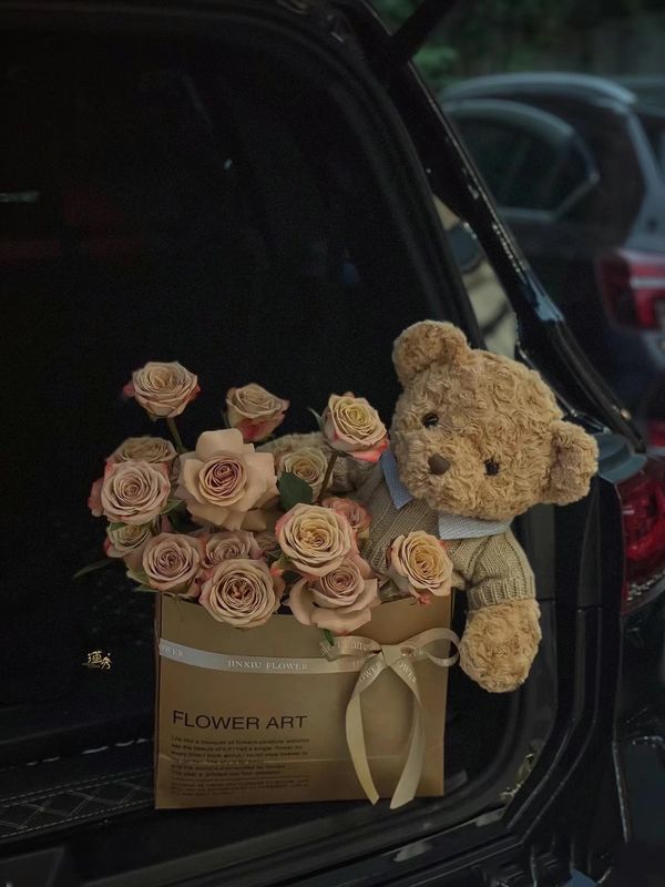 Cappuccino Rose Bear Hug