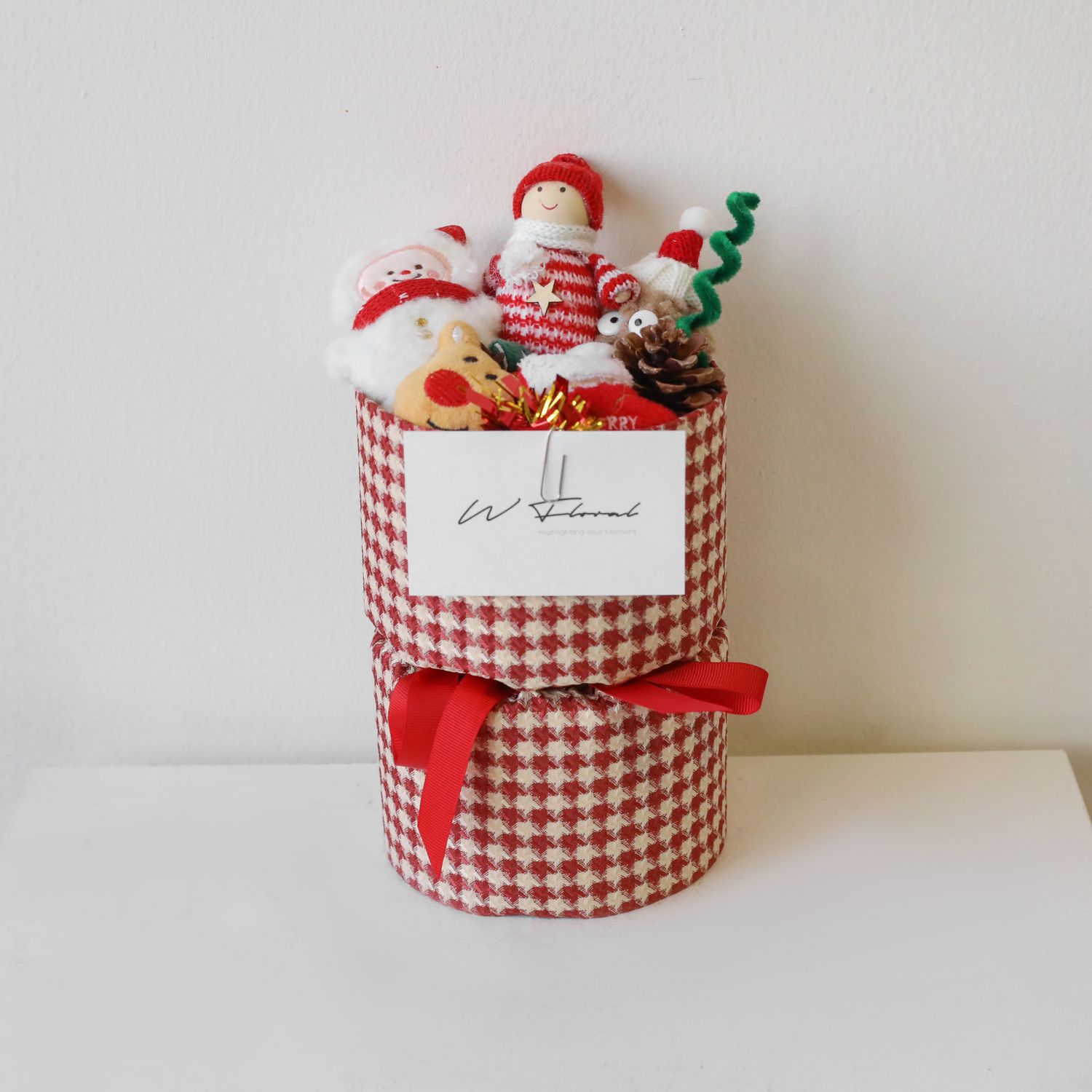 Plush Toy Christmas Bouquet - Snowman Family