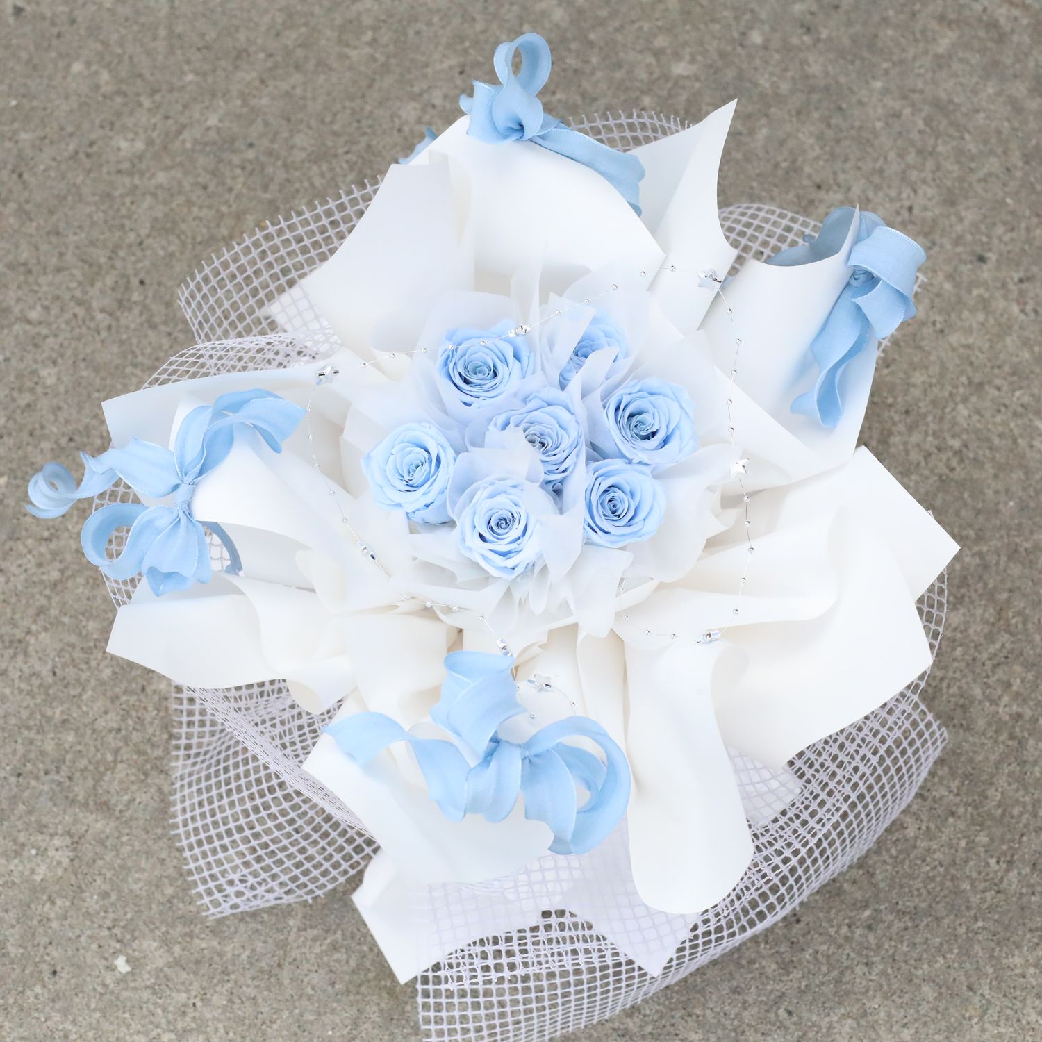 Preserved Rose -  Starry Round Rose Bouquet - Light Blue