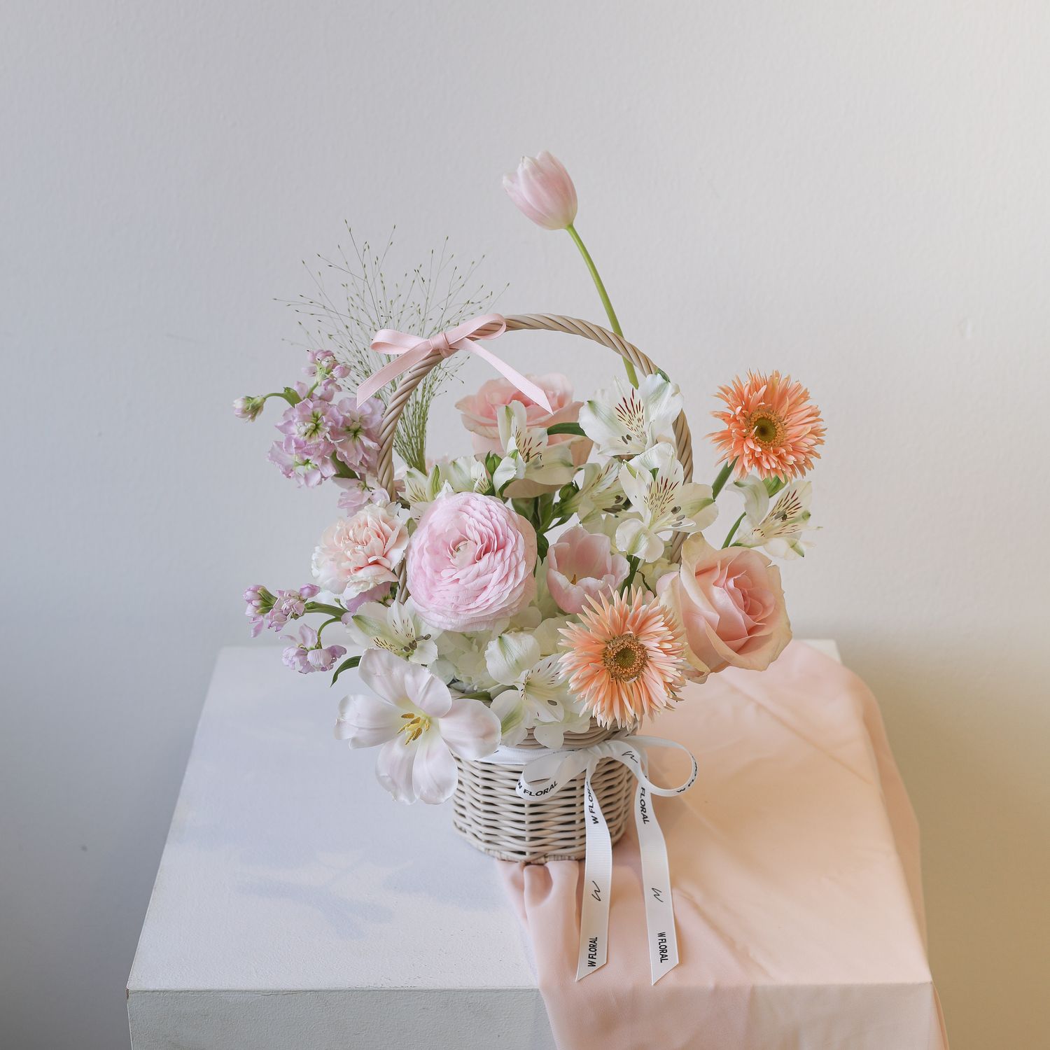 Love Blooms Halo Basket