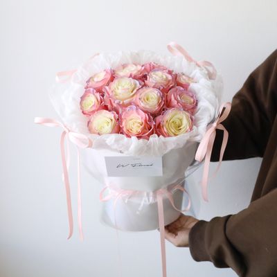 Lolita Round Bouquet -  Aurora Rose