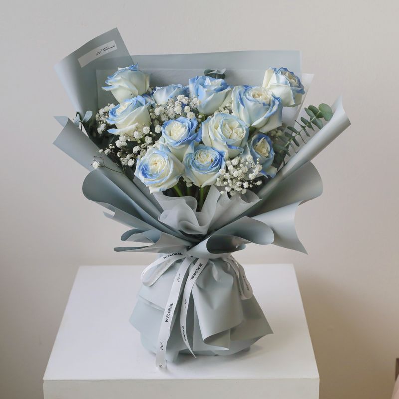 11 Icy Blue Rose Bouquet
