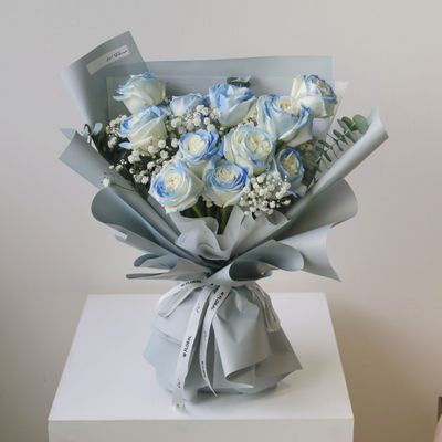 11 Icy Blue Rose Bouquet