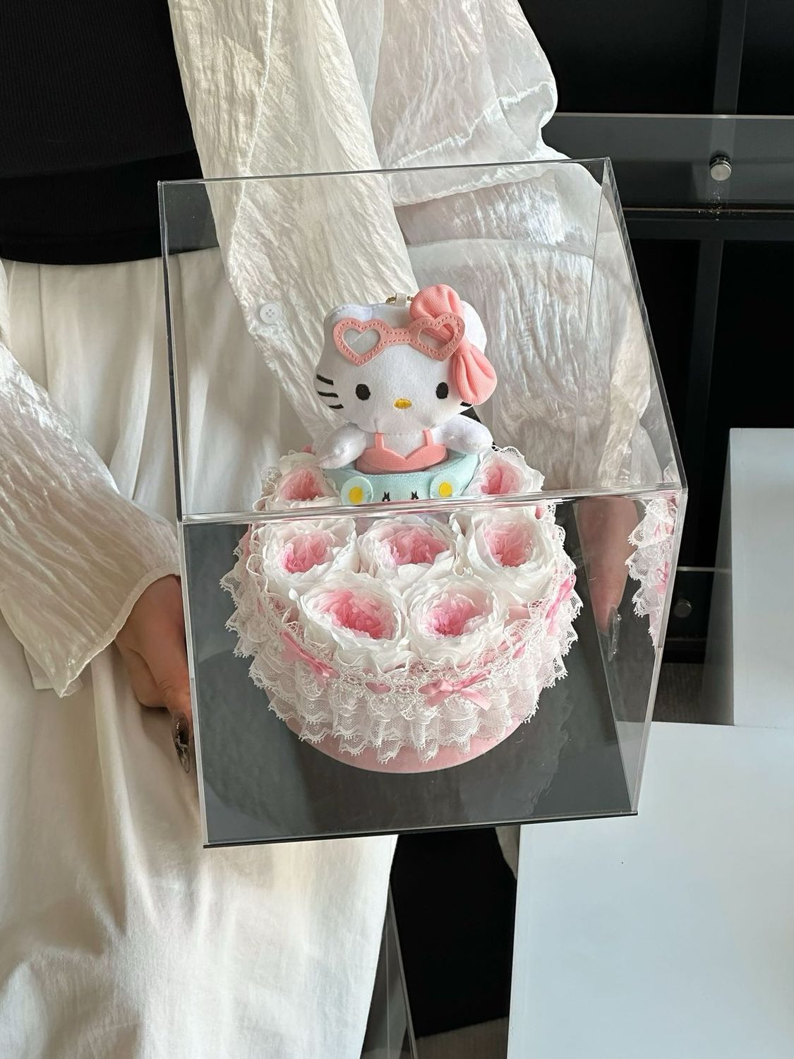 Preserved Rose - Hello Kitty Cake Hug - Blush Pink and White