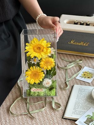 Preserved Flowers - Sunflower Everlasting Sunshine Box