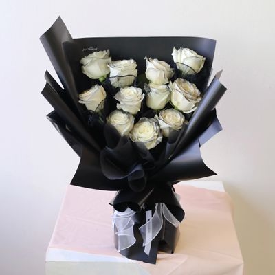 11 Dark Knight Rose Only Bouquet