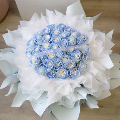 Classic Round Bouquet Icy Blue Rose