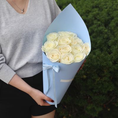 11  White Rose Ice Cream Cone Bouquet