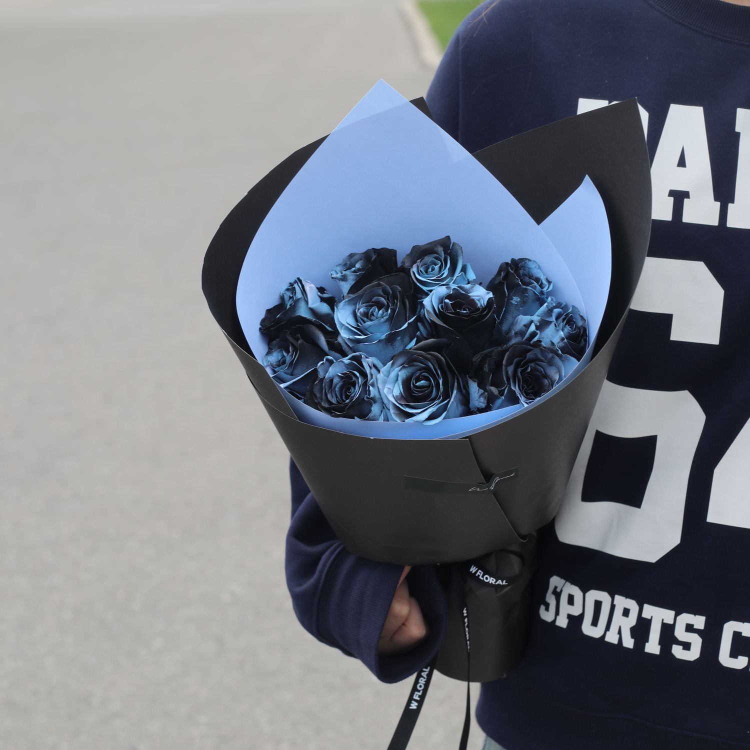 Canelé-style Round Bouquet -  Starry Night Rose