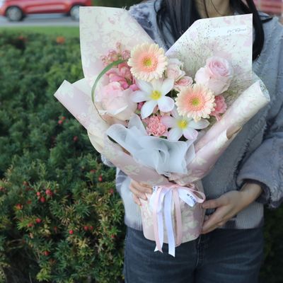 Reverie Bouquet - Sweet Pink