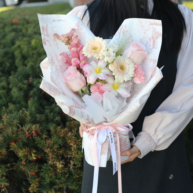Reverie Bouquet - Sweet Pink
