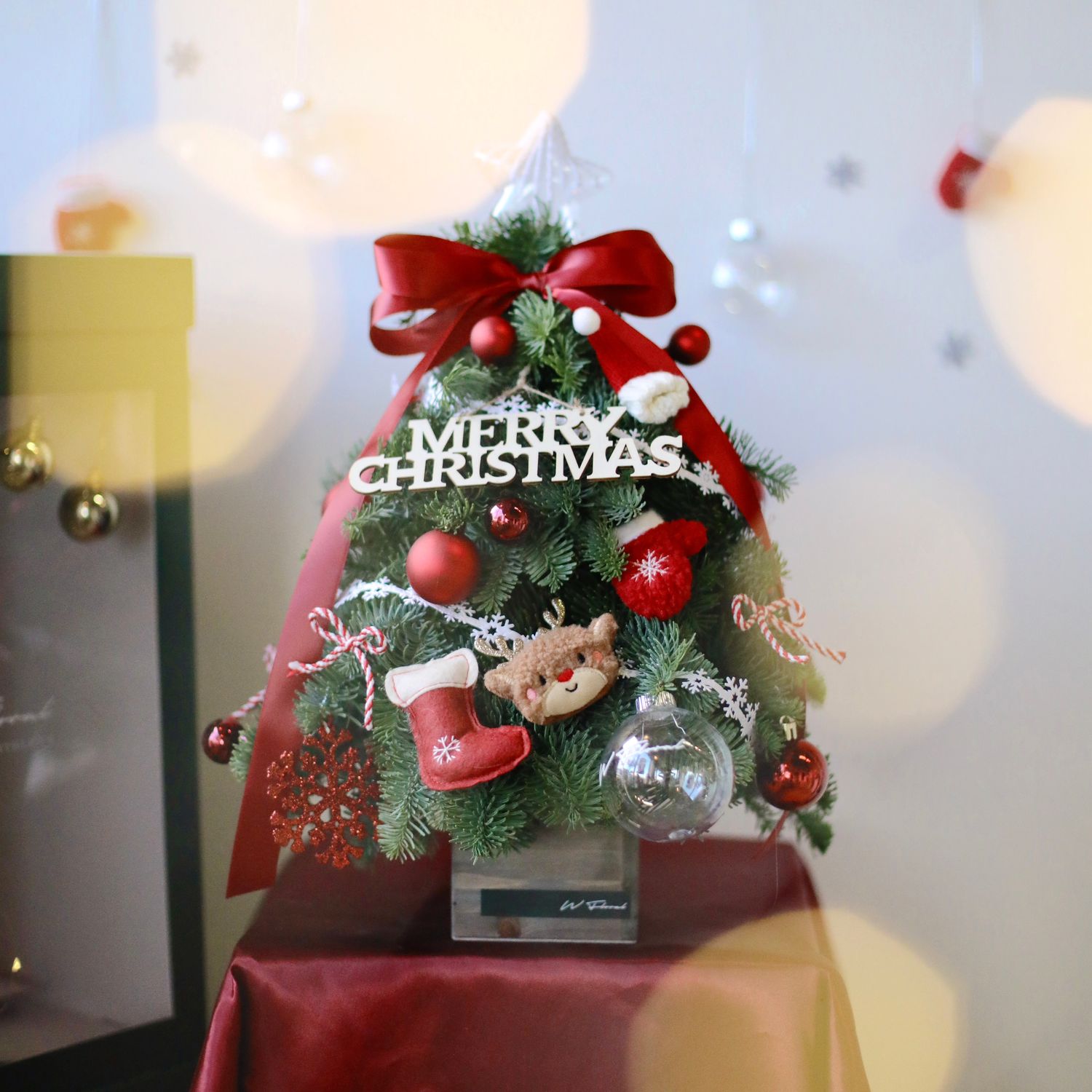 W Signature Nordic Fresh Tabletop Christmas Tree - Festive Red