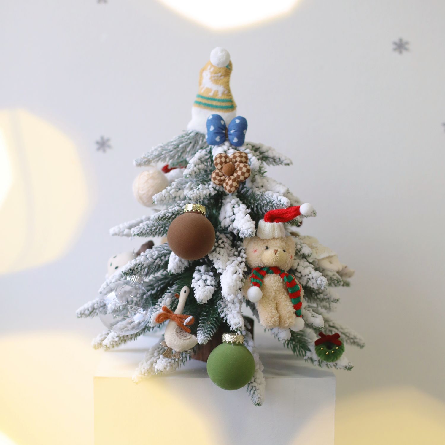 18 Inch Minimalist Tabletop Christmas Tree – Cozy Forest Friends