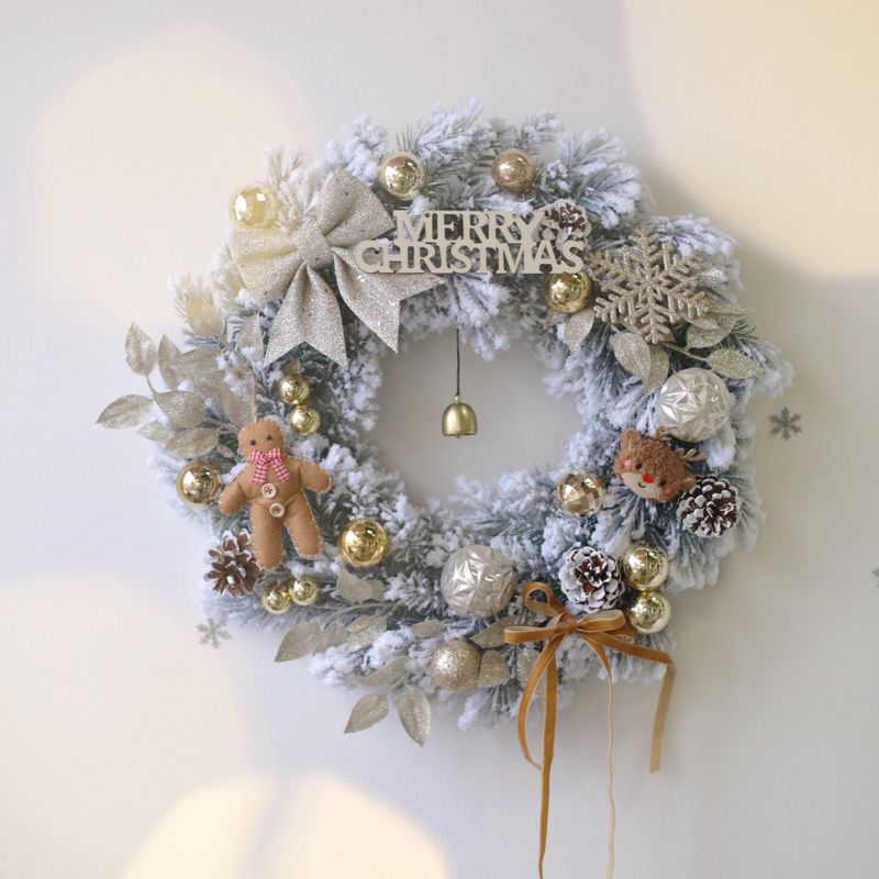18 Inch Frosted Woodland Friends Faux Christmas Wreath